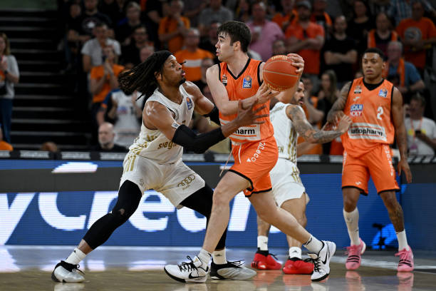 比赛中的决 比赛中的决