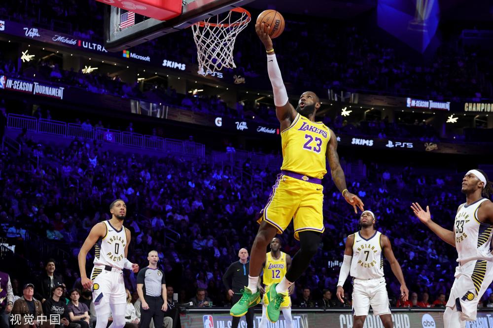 球员之间具 球员之间具