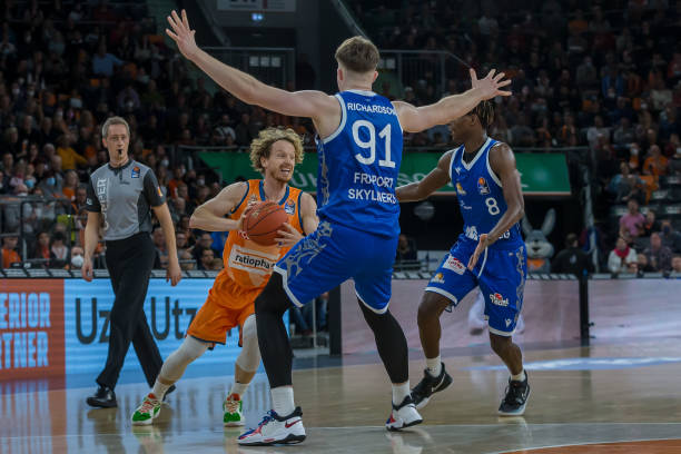 通过紧凑的 通过紧凑的